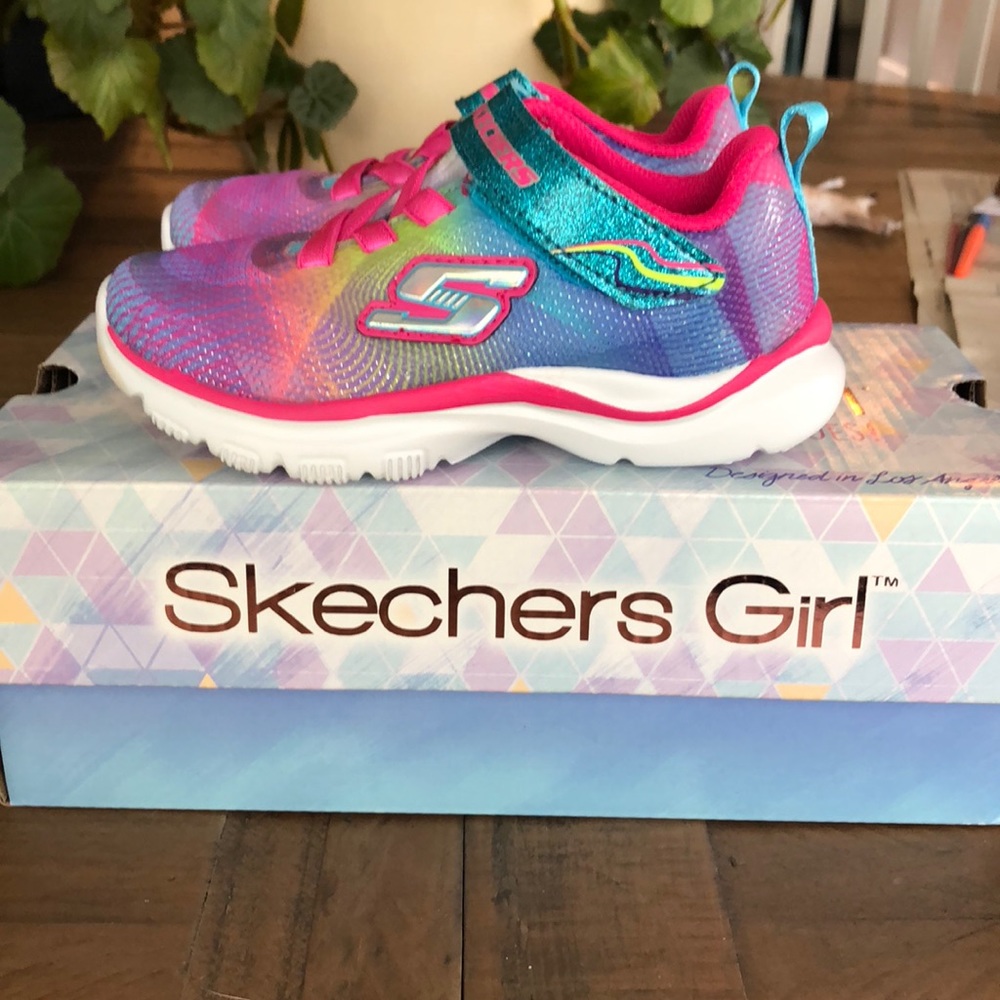 Skechers girl tennis shoes